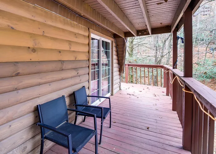 Gatlinburg A-Frame Home With Hot Tub Near Parkway