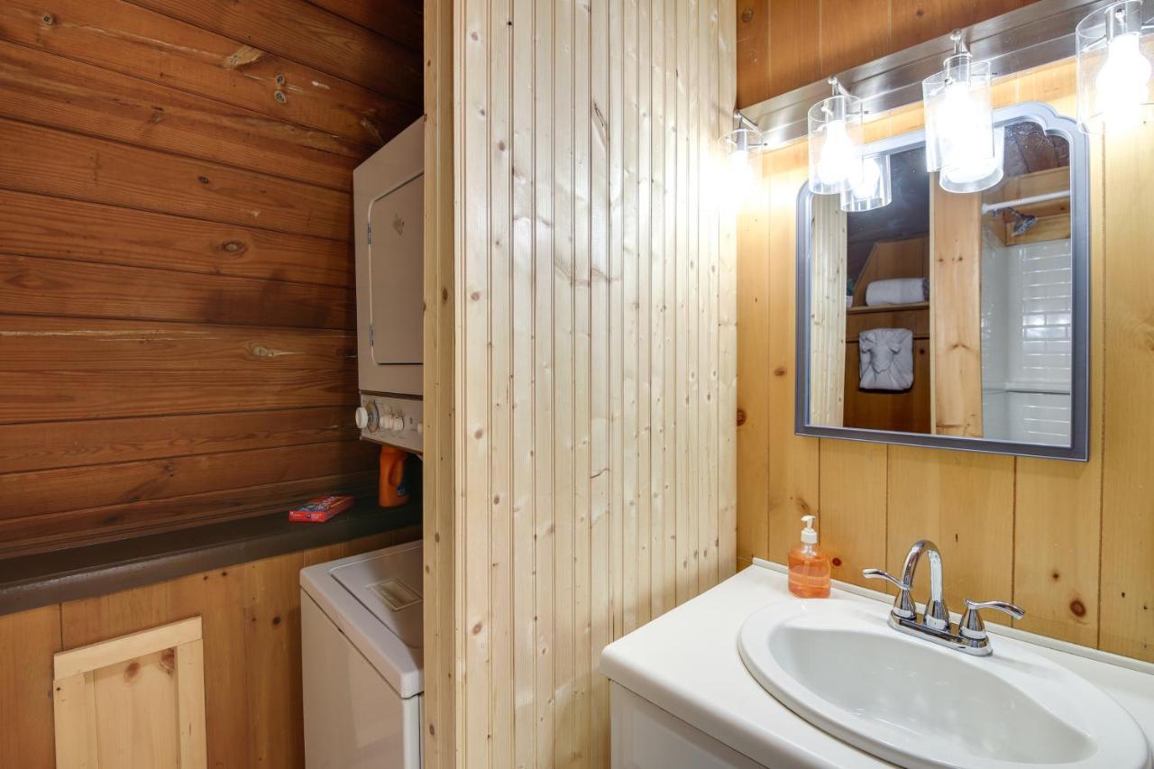 A-frame With Hot Tub Near Parkway * Gatlinburg