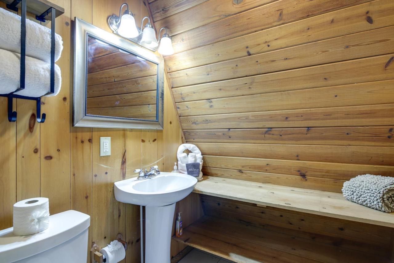 A-frame With Hot Tub Near Parkway Ferienhaus Gatlinburg