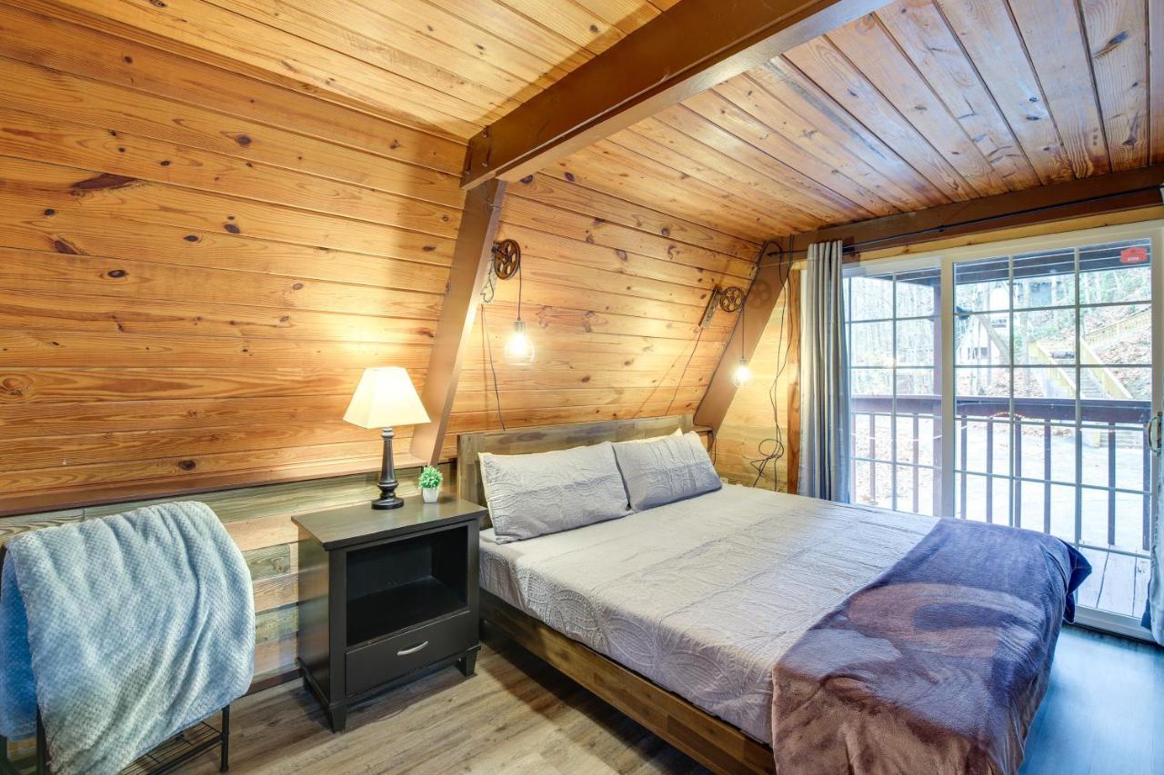 A-frame With Hot Tub Near Parkway *