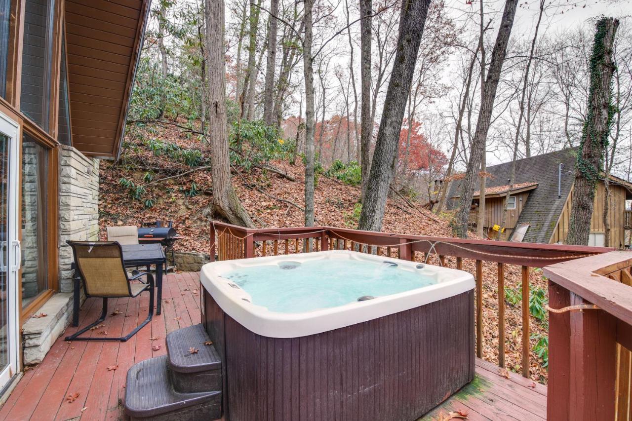 Ferienhaus A-frame With Hot Tub Near Parkway