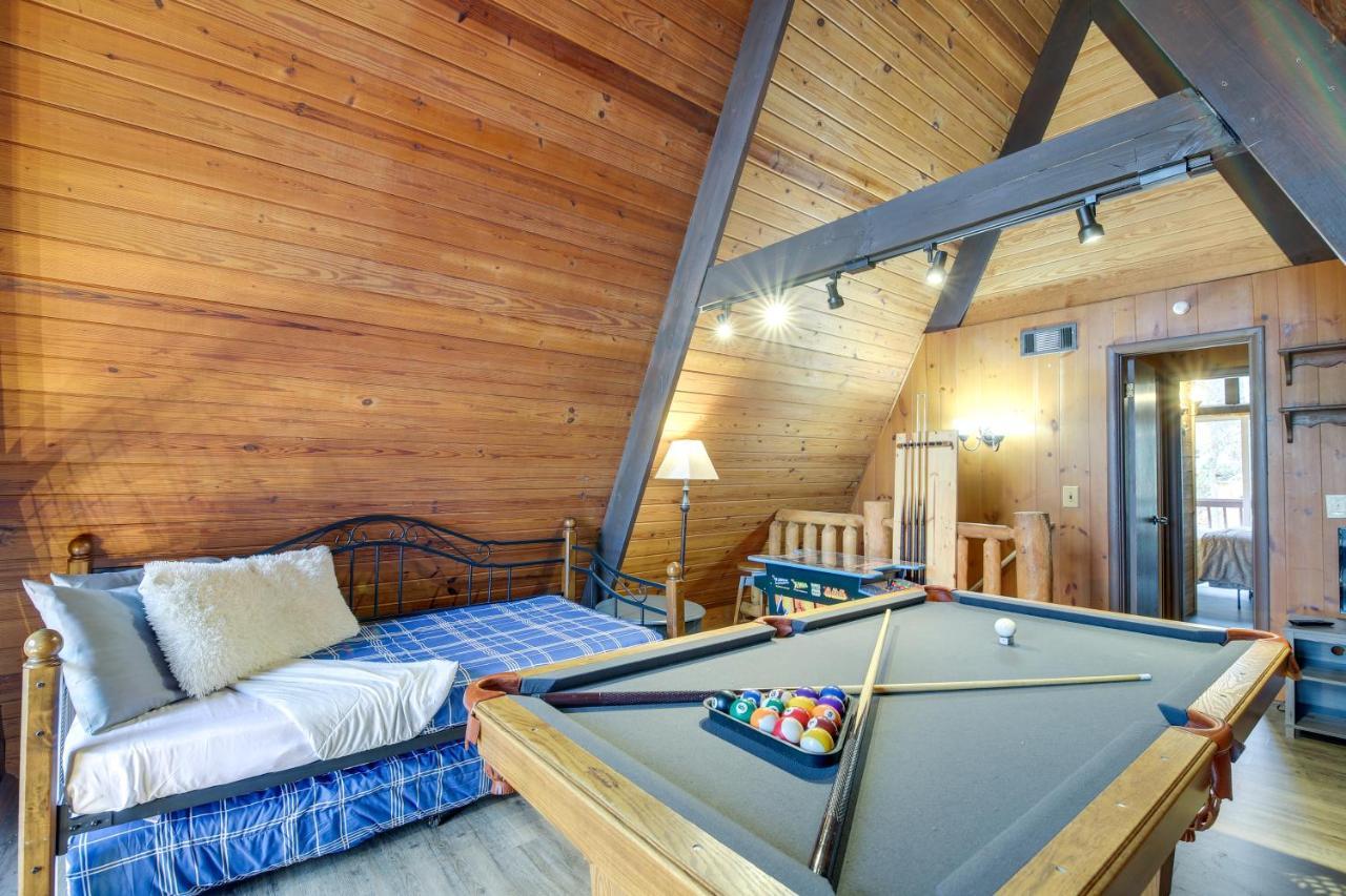 A-frame With Hot Tub Near Parkway *