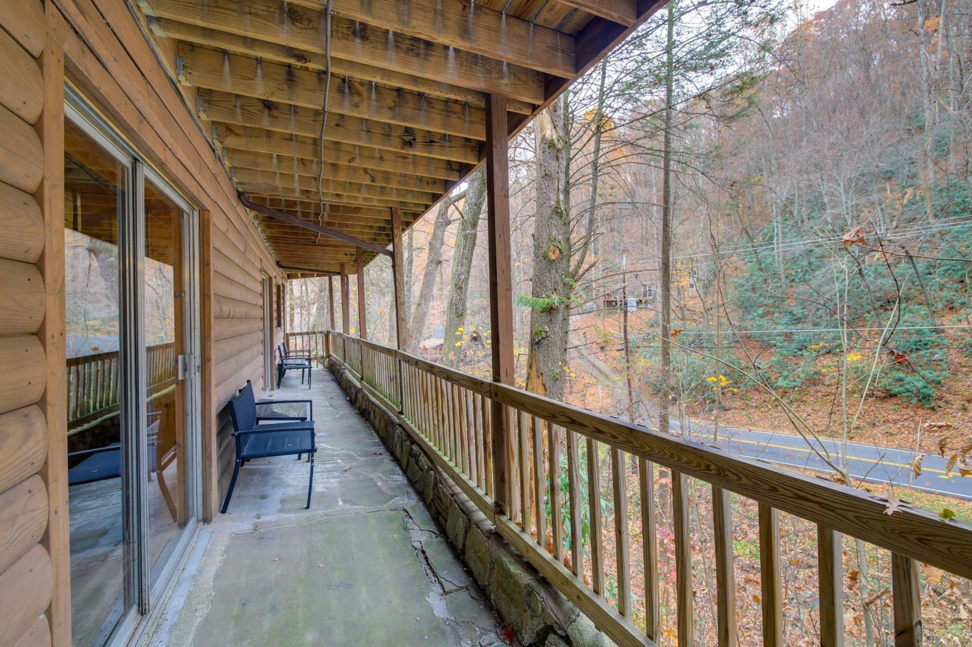 A-frame With Hot Tub Near Parkway Ferienhaus Gatlinburg